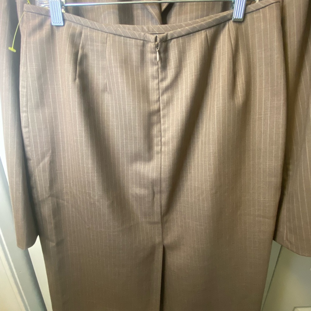 Kasper Classics Three Button Brown Blazer and Skirt Set - Picture 6 of 12